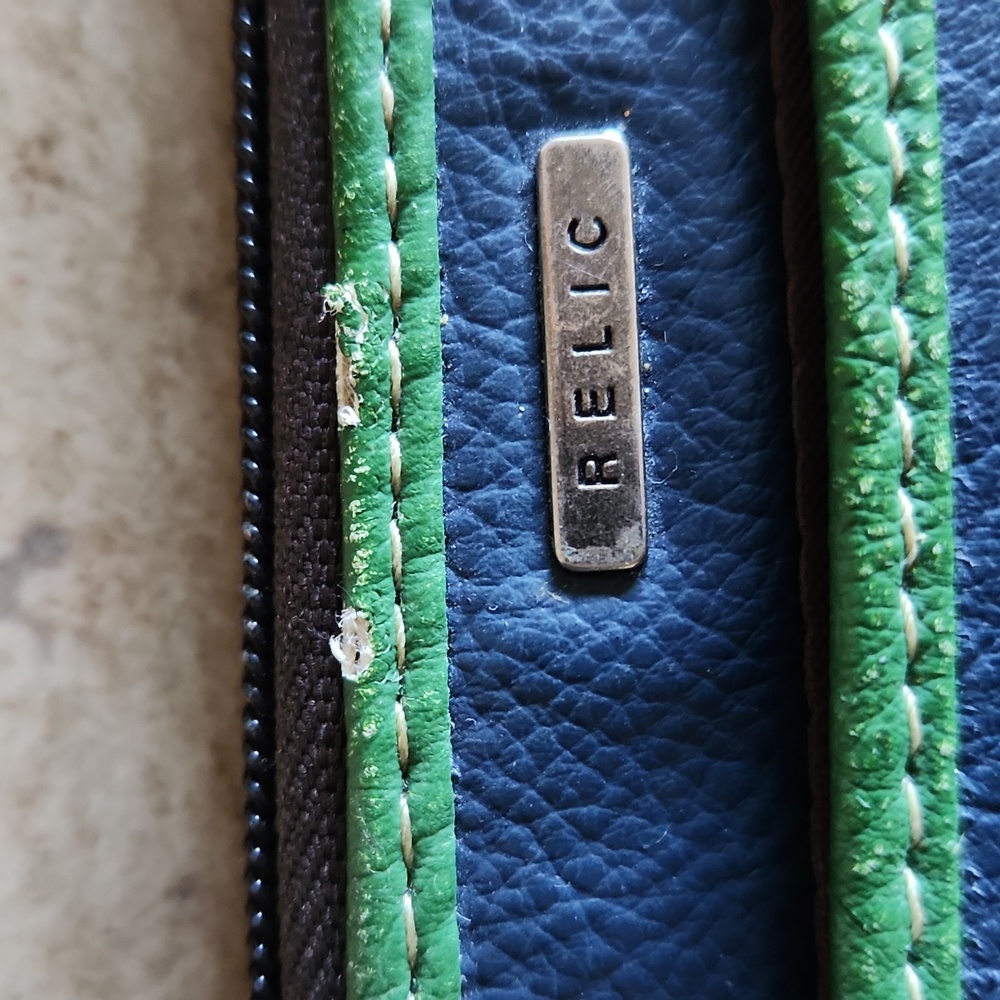 Relic blue and purple butterfly wristlet wallet - Picture 4 of 13